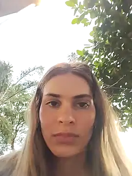 Snapshot of cuteluci_ chatting on January 3, 2025, 10:40 pm cuteluci online show from January 3, 2025, 10:40 pm