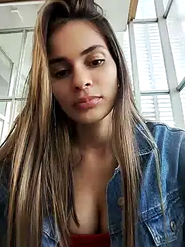 Snapshot of cuteluci_ chatting on January 7, 2025, 9:46 pm cuteluci online show from January 7, 2025, 9:46 pm