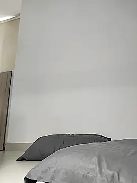 Snapshot of cuteluci_ chatting on January 8, 2025, 2:35 pm cuteluci online show from January 8, 2025, 2:35 pm