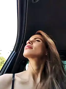 Snapshot of cuteluci_ chatting on January 11, 2025, 7:49 pm cuteluci online show from January 11, 2025, 7:49 pm