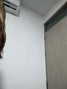 Snapshot of cuteluci_ chatting on January 19, 2025, 12:28 am cuteluci online show from January 19, 2025, 12:28 am