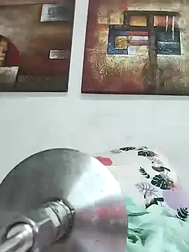 Snapshot of cuteluci_ chatting on January 22, 2025, 6:41 pm cuteluci online show from January 22, 2025, 6:41 pm