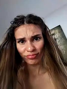 Snapshot of cuteluci_ chatting on January 23, 2025, 3:01 pm cuteluci online show from January 23, 2025, 3:01 pm