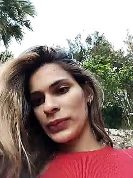 Snapshot of cuteluci_ chatting on January 26, 2025, 1:25 pm cuteluci online show from January 26, 2025, 1:25 pm