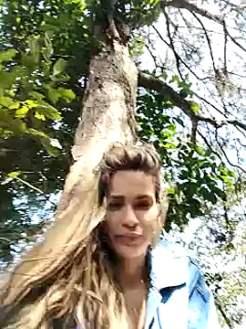 Snapshot of cuteluci_ chatting on February 2, 2025, 3:07 pm cuteluci online show from February 2, 2025, 3:07 pm