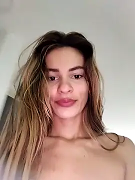 Snapshot of cuteluci_ chatting on February 9, 2025, 12:19 pm cuteluci online show from February 9, 2025, 12:19 pm