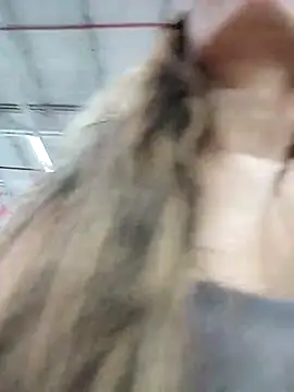 Snapshot of cuteluci_ chatting on February 16, 2025, 6:54 pm cuteluci online show from February 16, 2025, 6:54 pm