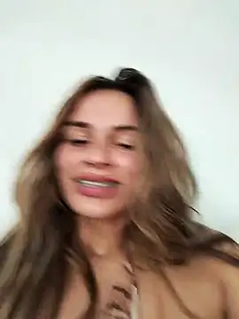 Snapshot of cuteluci_ chatting on February 17, 2025, 5:43 pm cuteluci online show from February 17, 2025, 5:43 pm