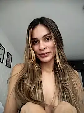 Snapshot of cuteluci_ chatting on March 17, 2025, 7:48 pm cuteluci online show from March 17, 2025, 7:48 pm