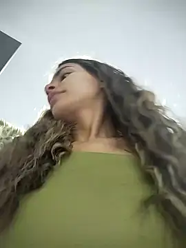 Snapshot of cuteluci_ chatting on March 19, 2025, 10:55 am cuteluci online show from March 19, 2025, 10:55 am