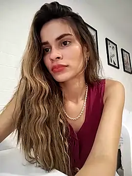 Snapshot of cuteluci_ chatting on March 20, 2025, 2:10 pm cuteluci online show from March 20, 2025, 2:10 pm