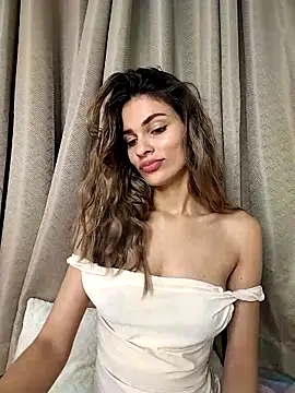 Snapshot of cuteluci_ chatting on September 29, 2025, 12:43 pm cuteluci online show from September 29, 2025, 12:43 pm