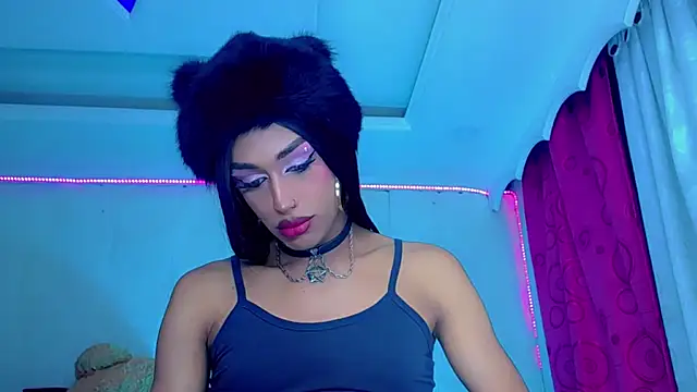 NahomiCamper online show from April 25, 2026, 1:52 am