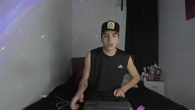 HeellBoy  online show from April 30, 2026, 5:58 am