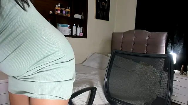 Snapshot of arianithaxox chatting on January 14, 2025, 6:56 am arianithaxox online show from January 14, 2025, 6:56 am