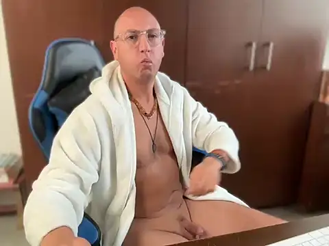 alanan881 online show from March 8, 2025, 9:40 pm