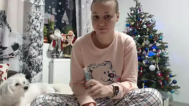 Snapshot of SweetMaddy888 chatting on December 28, 2024, 5:23 am SweetMaddy888 online show from December 28, 2024, 5:23 am