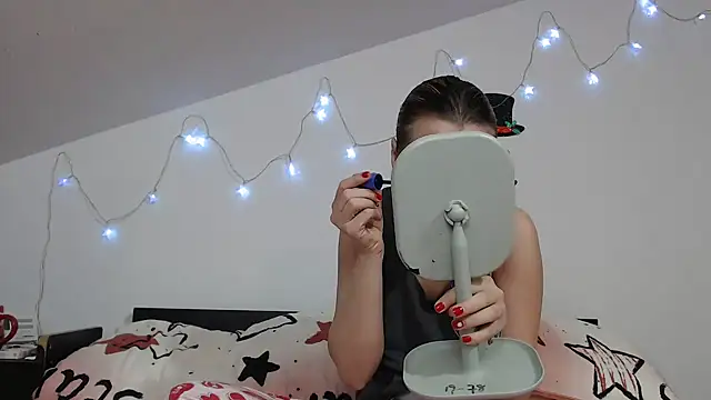 Snapshot of SweetMaddy888 chatting on January 12, 2025, 4:10 am SweetMaddy888 online show from January 12, 2025, 4:10 am