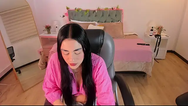 Icysweetcam online show from July 24, 2026, 12:14 pm