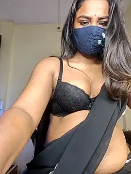 Black-Pearll online show from February 11, 2026, 4:39 am