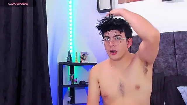 nolan twink1 online show from April 15, 2026, 5:31 pm