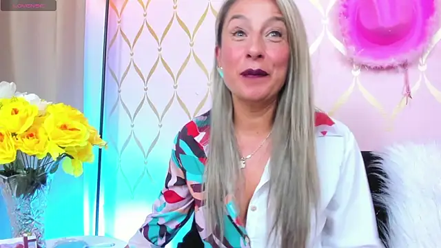 Snapshot of ladylians chatting on December 14, 2024, 11:34 pm ladylians online show from December 14, 2024, 11:34 pm