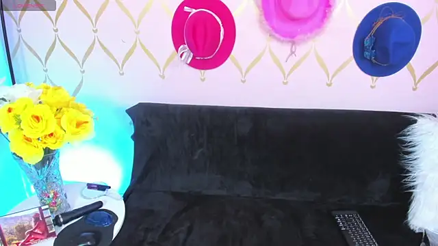 Snapshot of ladylians chatting on December 16, 2024, 5:43 pm ladylians online show from December 16, 2024, 5:43 pm