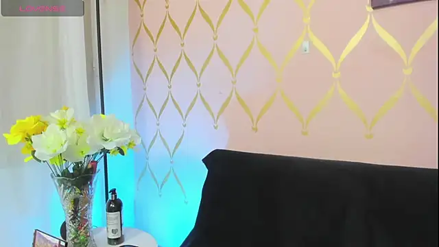 Snapshot of ladylians chatting on January 21, 2025, 6:12 pm ladylians online show from January 21, 2025, 6:12 pm