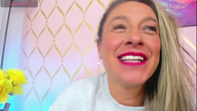 Snapshot of ladylians chatting on January 22, 2025, 12:48 am ladylians online show from January 22, 2025, 12:48 am