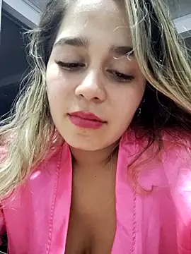 Snapshot of LaurenWelly_ chatting on February 7, 2025, 11:34 pm LaurenWelly online show from February 7, 2025, 11:34 pm