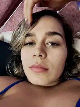 Snapshot of LaurenWelly_ chatting on February 9, 2025, 1:22 am LaurenWelly online show from February 9, 2025, 1:22 am