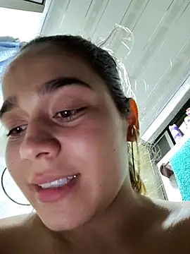 Snapshot of LaurenWelly_ chatting on February 20, 2025, 11:43 pm LaurenWelly online show from February 20, 2025, 11:43 pm