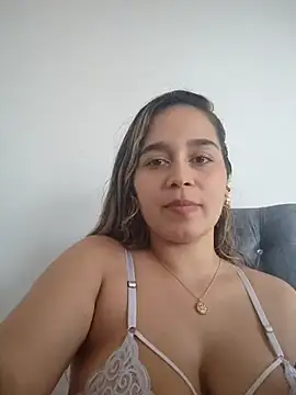 Snapshot of LaurenWelly_ chatting on February 23, 2025, 9:26 pm LaurenWelly online show from February 23, 2025, 9:26 pm