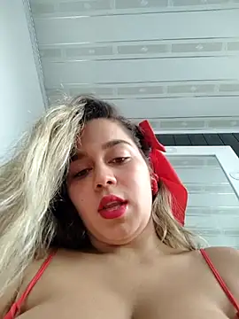 Snapshot of LaurenWelly_ chatting on February 27, 2025, 8:42 pm LaurenWelly online show from February 27, 2025, 8:42 pm