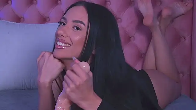 Snapshot of HaylieMilf chatting on October 25, 2025, 4:13 pm HaylieMilf online show from October 25, 2025, 4:13 pm