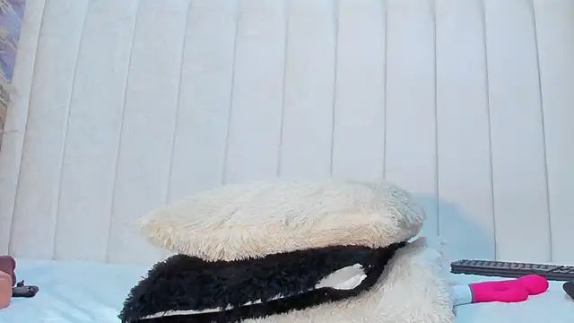 Paula-Brown1 online show from February 14, 2025, 10:25 pm