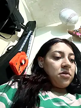 Snapshot of CORALINE_GREYM chatting on October 19, 2025, 3:51 am CORALINE GREYM online show from October 19, 2025, 3:51 am