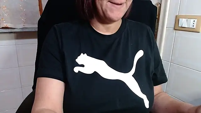 Snapshot of Foxlady2271 chatting on March 30, 2026, 12:06 pm Foxlady2271 online show from March 30, 2026, 12:06 pm