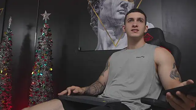 JacksonOlsenn online show from December 15, 2025, 8:35 pm