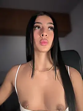 maddy bronw  online show from March 22, 2025, 5:06 am