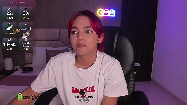 Cristal  adams online show from September 19, 2025, 12:39 pm