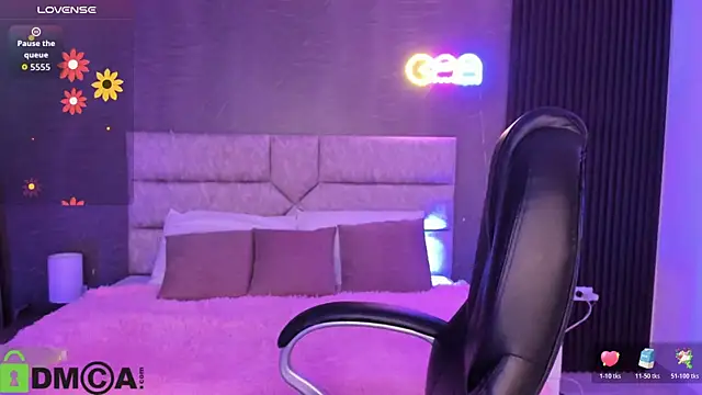 Cristal  adams online show from November 6, 2025, 12:17 pm