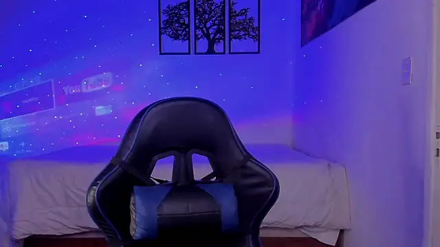 AlexJaz11 online show from July 25, 2026, 7:39 am