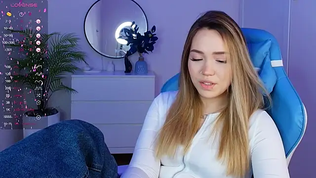 Snapshot of Evia_r0se chatting on January 26, 2025, 10:34 am Evia r0se online show from January 26, 2025, 10:34 am