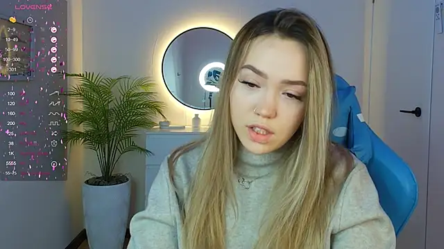 Snapshot of Evia_r0se chatting on January 30, 2025, 5:09 am Evia r0se online show from January 30, 2025, 5:09 am