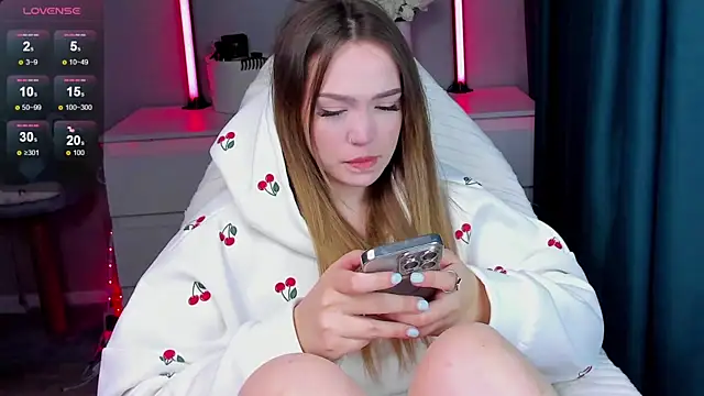 Snapshot of Evia_r0se chatting on October 2, 2025, 2:35 pm Evia r0se online show from October 2, 2025, 2:35 pm