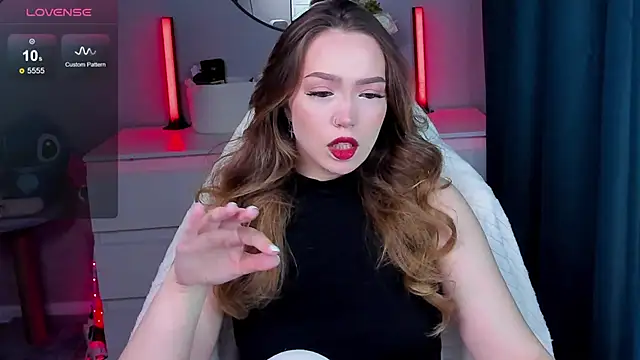 Snapshot of Evia_r0se chatting on October 7, 2025, 12:02 pm Evia r0se online show from October 7, 2025, 12:02 pm