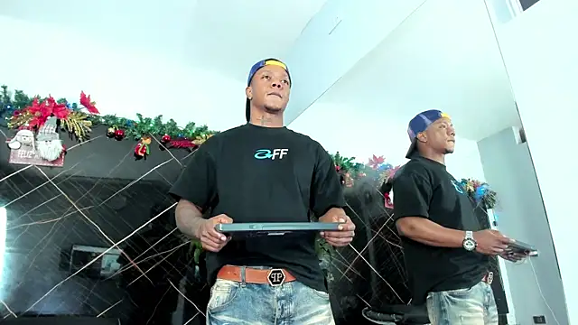 ronnie 7777 online show from December 6, 2024, 6:26 am