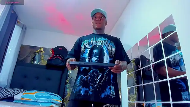 ronnie 7777 online show from April 14, 2026, 7:53 pm