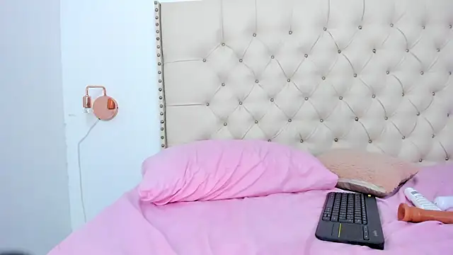 Snapshot of Kim_Eli chatting on January 25, 2025, 11:00 pm Kim Eli online show from January 25, 2025, 11:00 pm